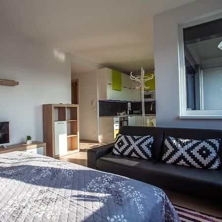 Air-Conditioned City View Apartment 24H Check-In Bratislava Buitenkant foto