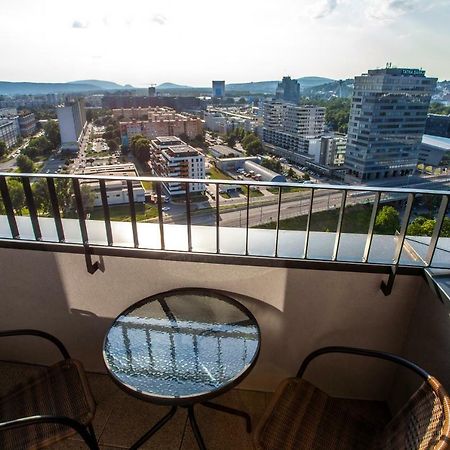 Air-Conditioned City View Apartment 24H Check-In Bratislava Buitenkant foto