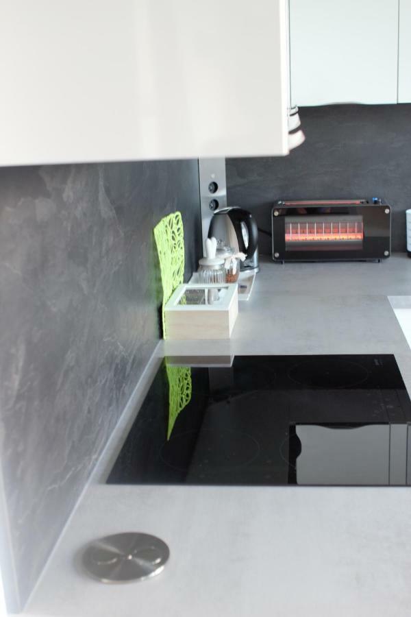 Air-Conditioned City View Apartment 24H Check-In Bratislava Buitenkant foto