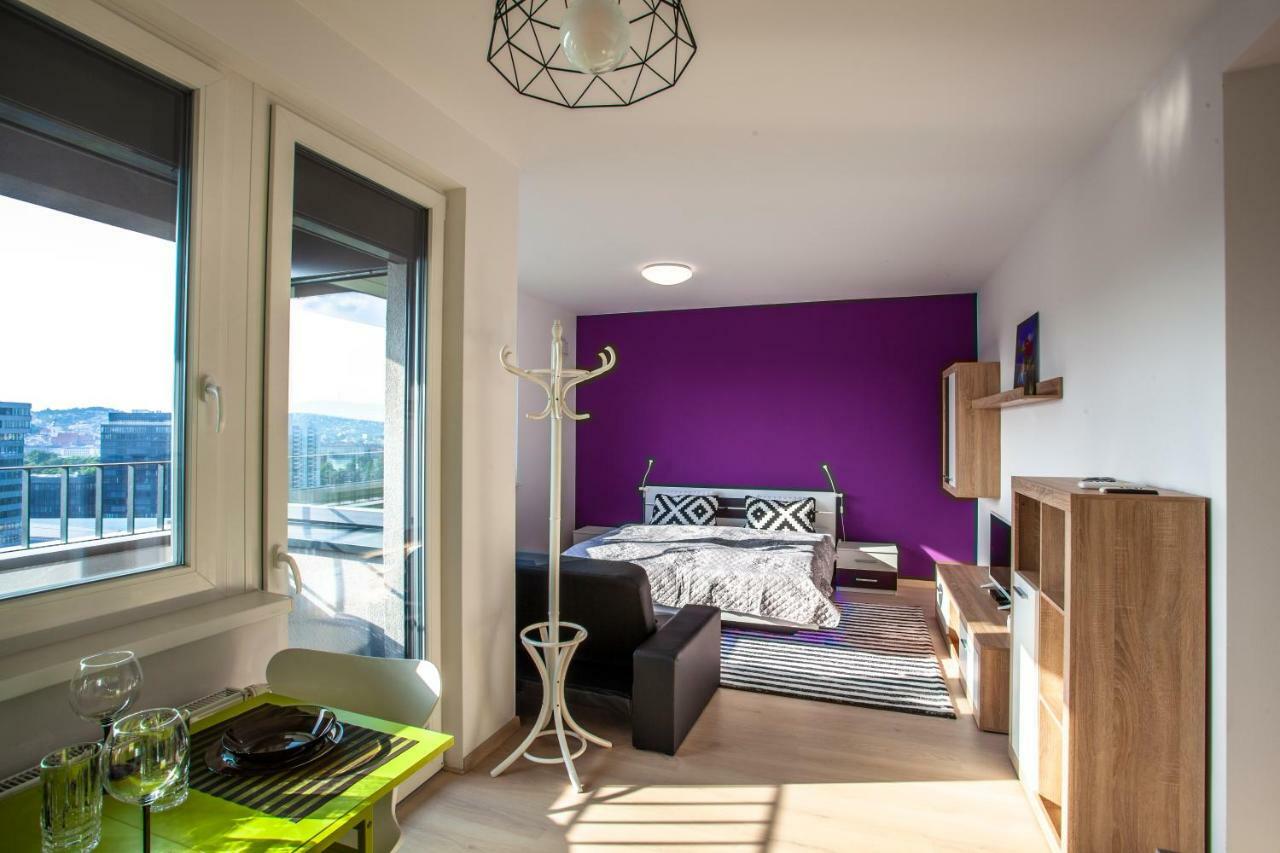 Air-Conditioned City View Apartment 24H Check-In Bratislava Buitenkant foto