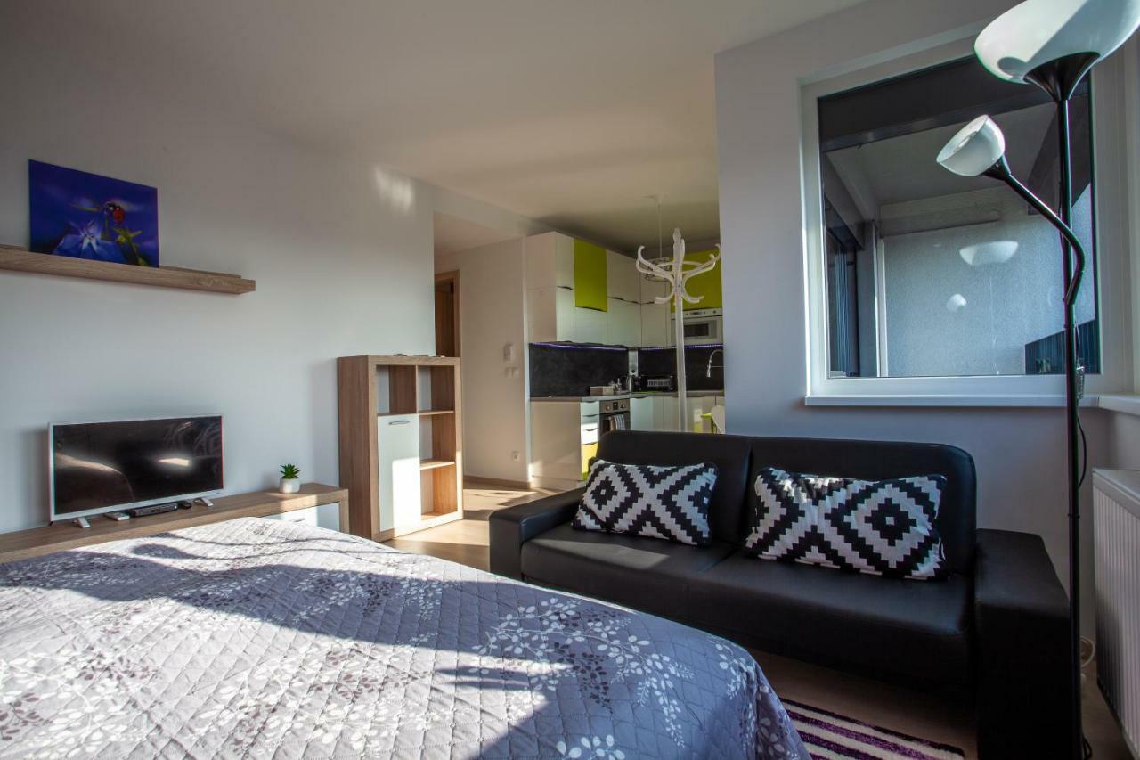 Air-Conditioned City View Apartment 24H Check-In Bratislava Buitenkant foto