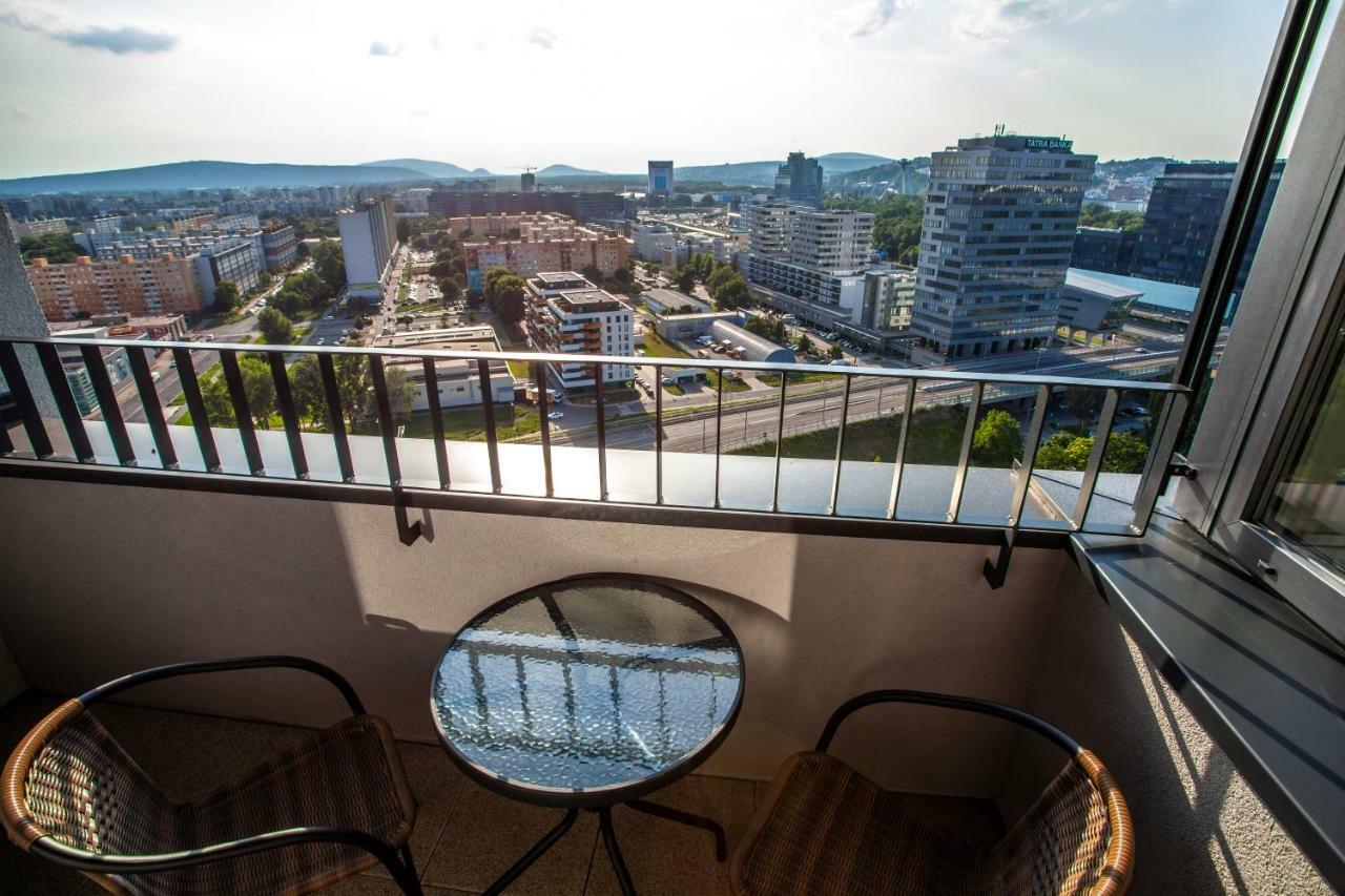 Air-Conditioned City View Apartment 24H Check-In Bratislava Buitenkant foto