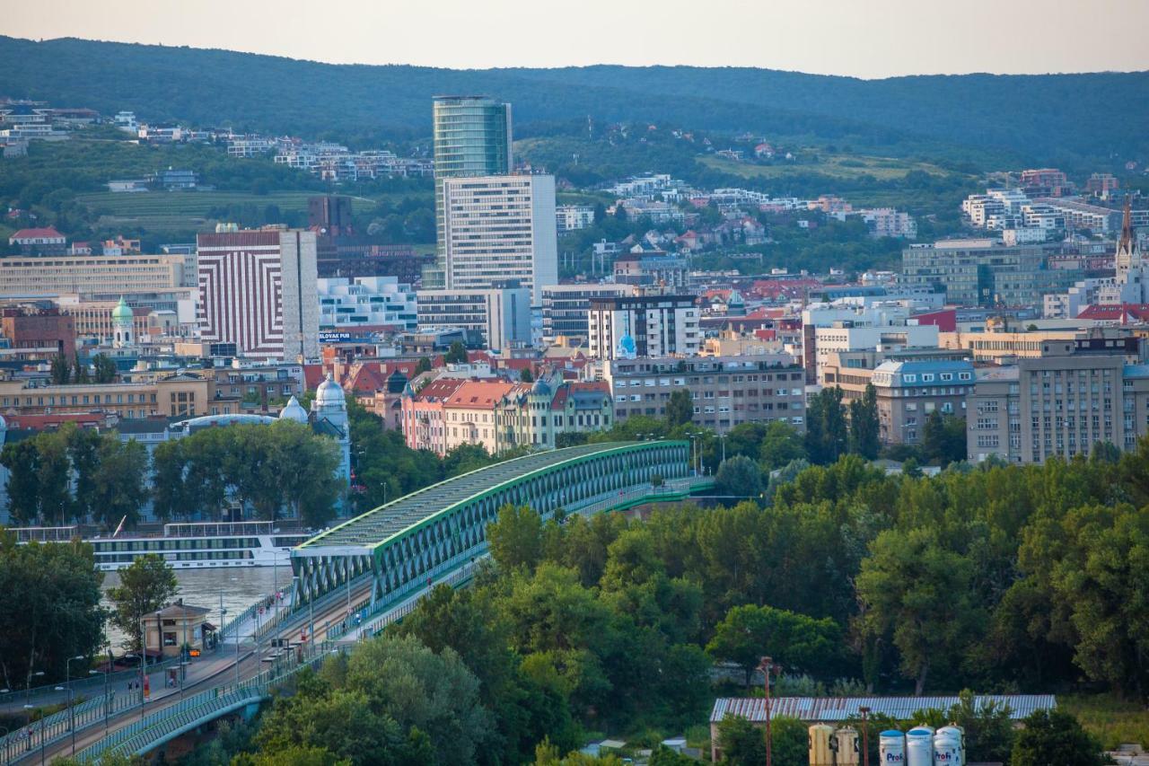 Air-Conditioned City View Apartment 24H Check-In Bratislava Buitenkant foto