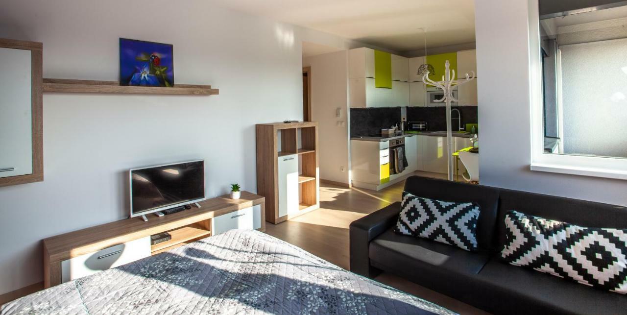 Air-Conditioned City View Apartment 24H Check-In Bratislava Buitenkant foto