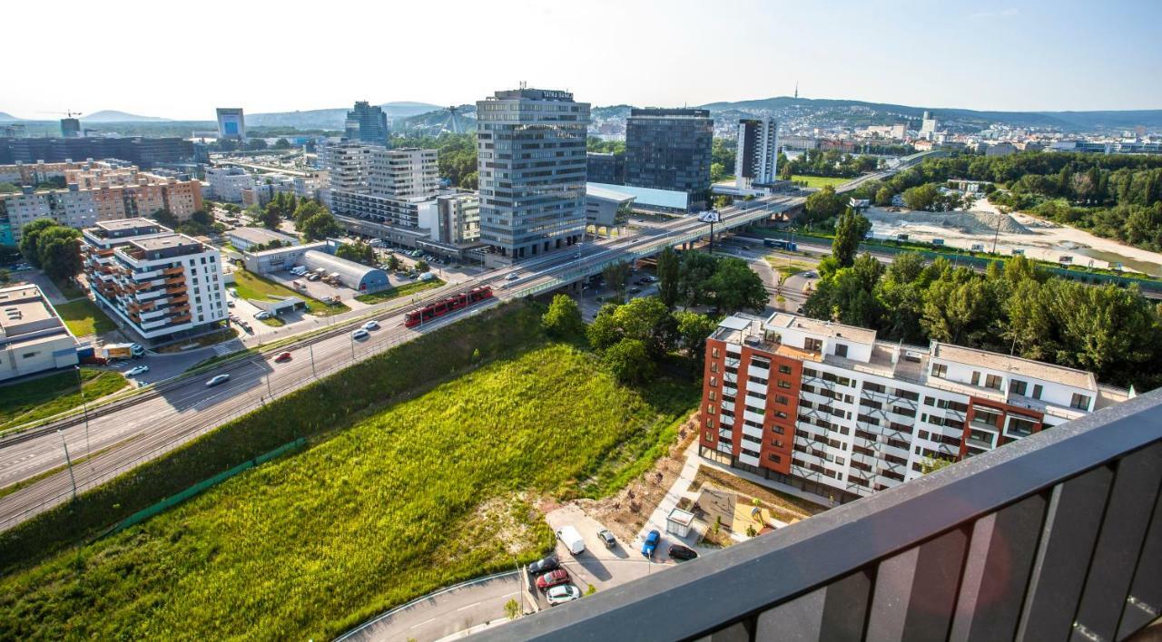 Air-Conditioned City View Apartment 24H Check-In Bratislava Buitenkant foto