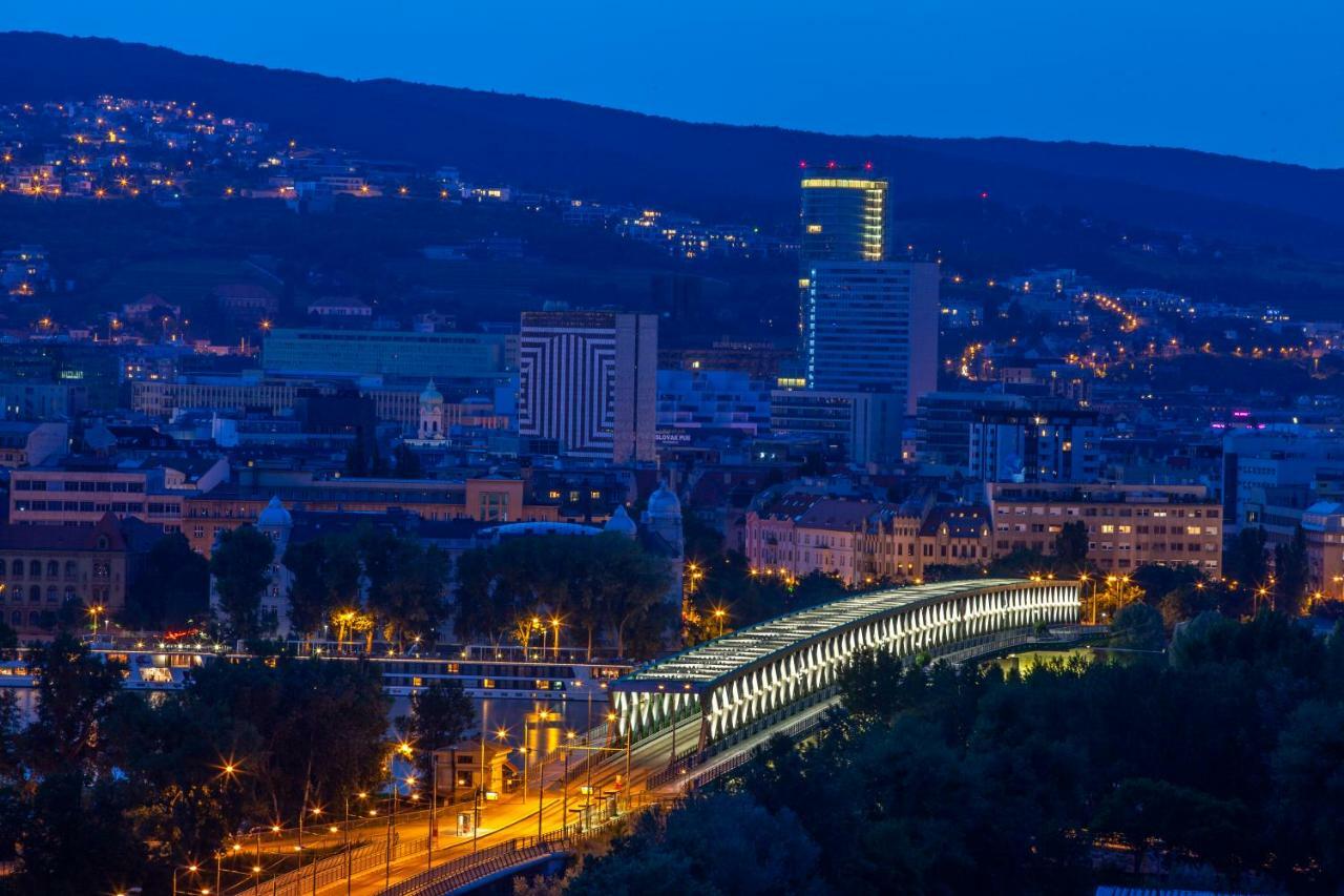 Air-Conditioned City View Apartment 24H Check-In Bratislava Buitenkant foto